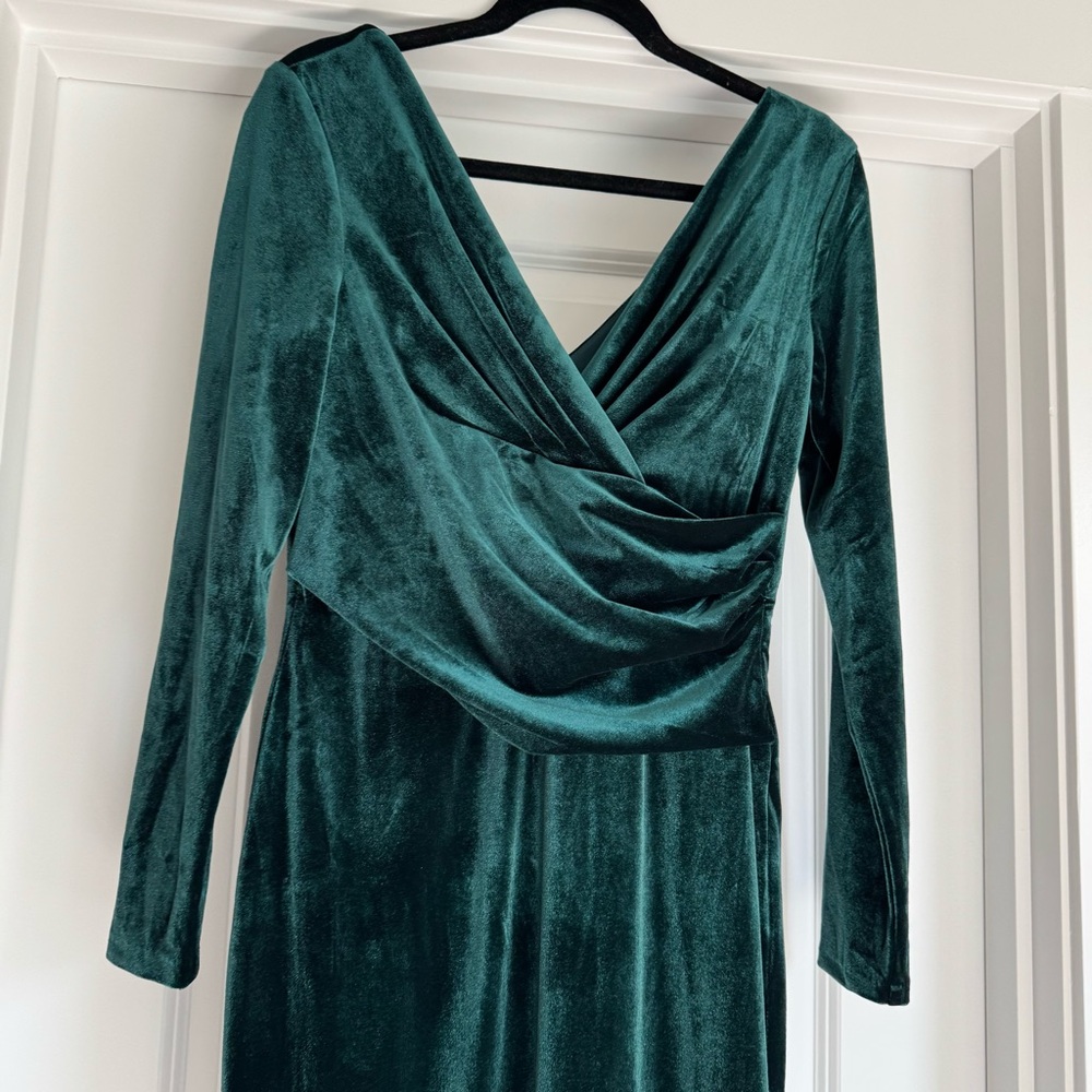 ELIZA J Ruched Long Sleeve Velvet Body-Con Dress Hunter Green 8 - Picture 3 of 5